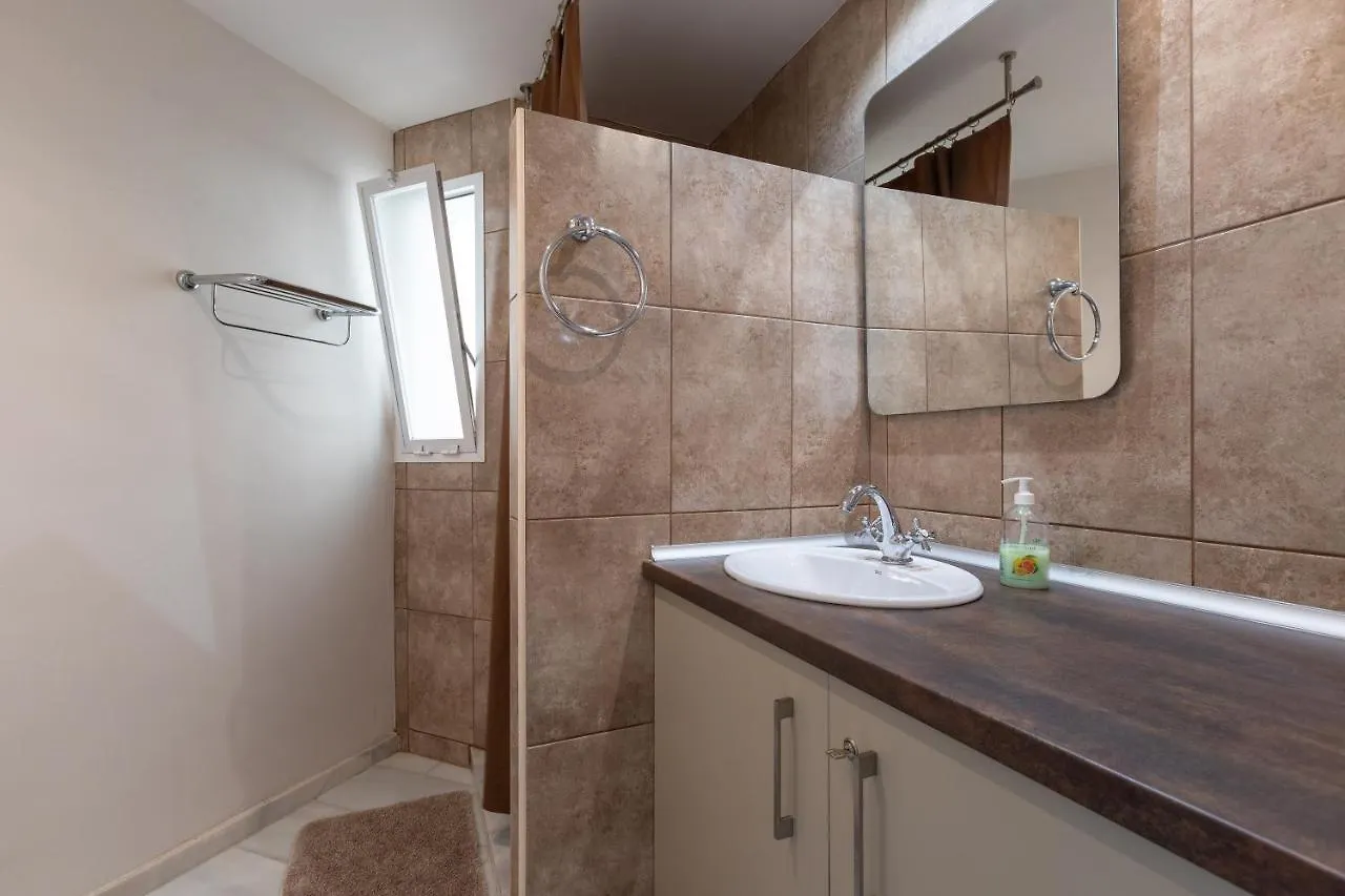 Lovely 2 Bed Apt Overlooking Golf Sitio de Calahonda Apartment