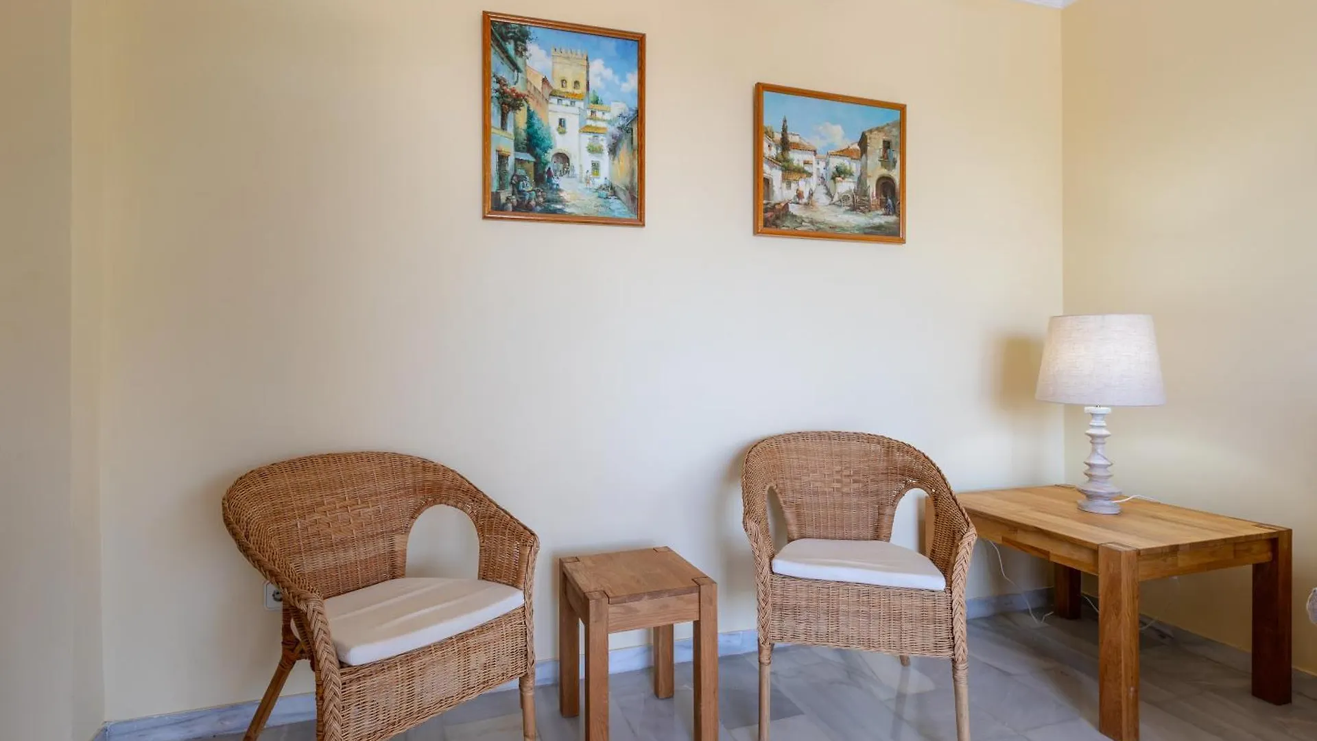 Lovely 2 Bed Apt Overlooking Golf Sitio de Calahonda Spain