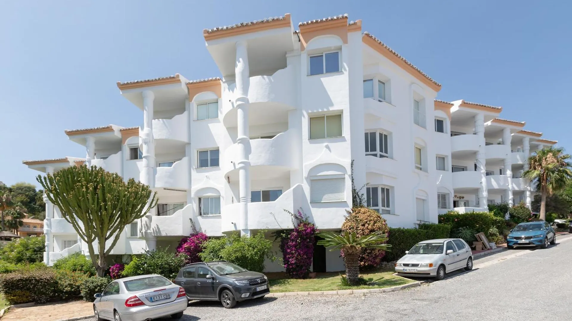 Lovely 2 Bed Apt Overlooking Golf Sitio de Calahonda 0*,  Spain