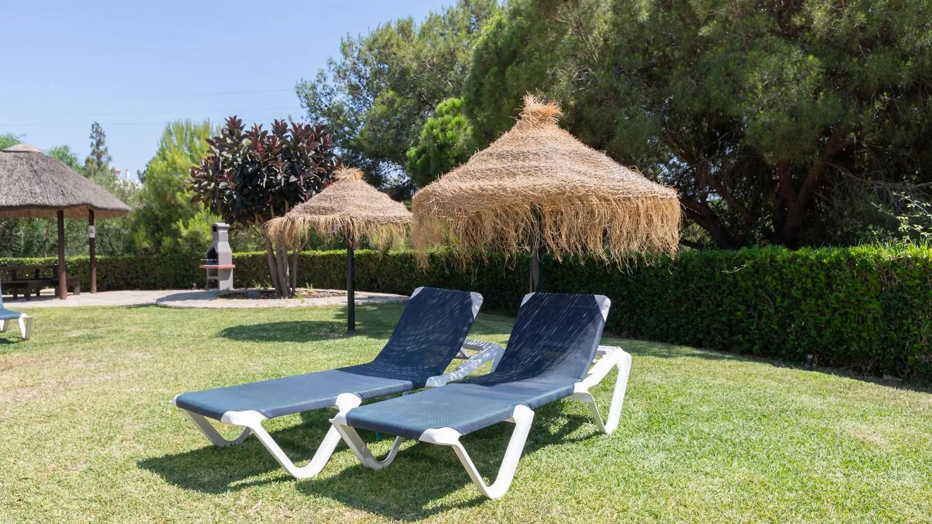Lovely 2 Bed Apt Overlooking Golf Sitio de Calahonda